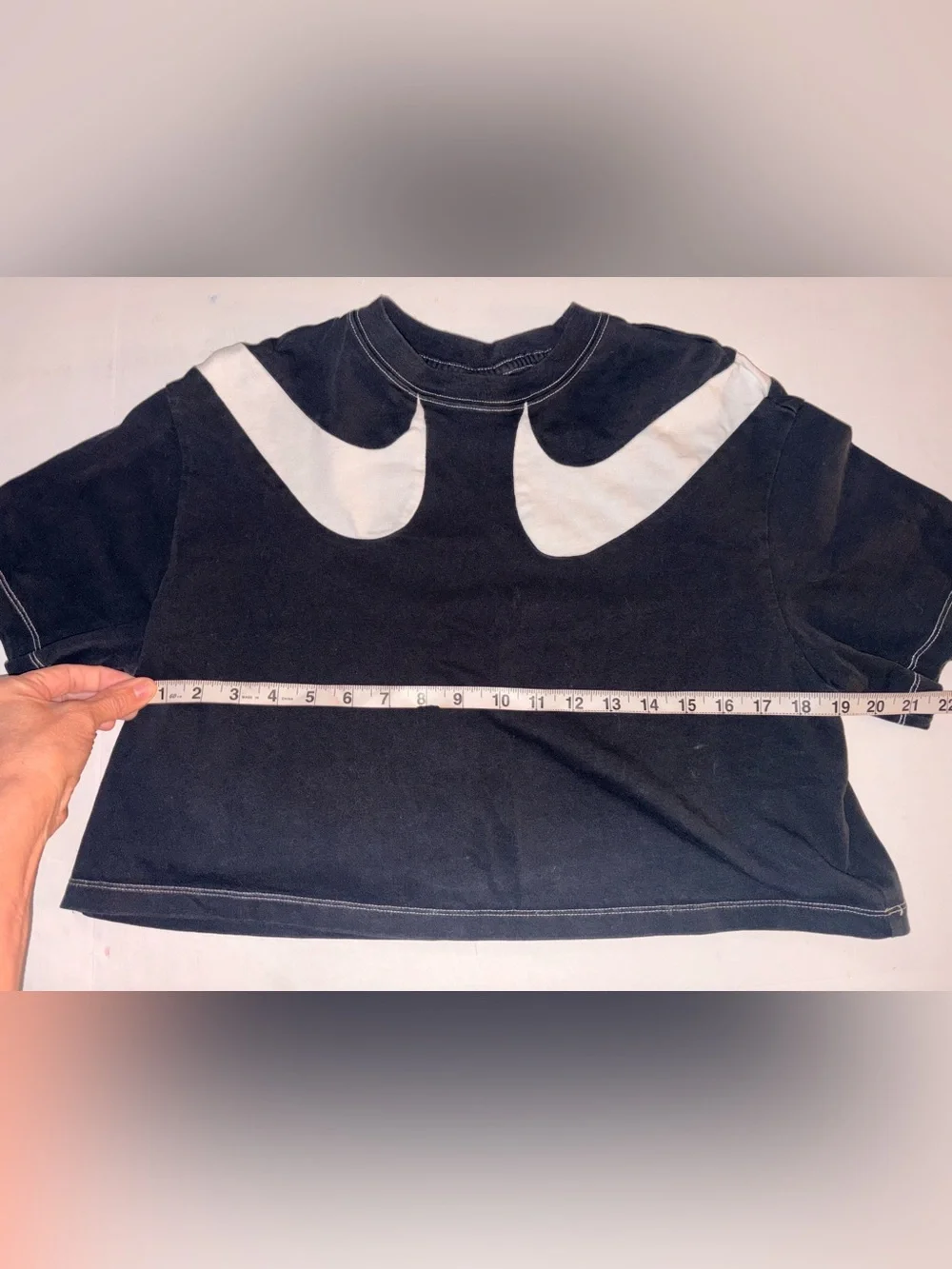 Nike size M double swish crop tee